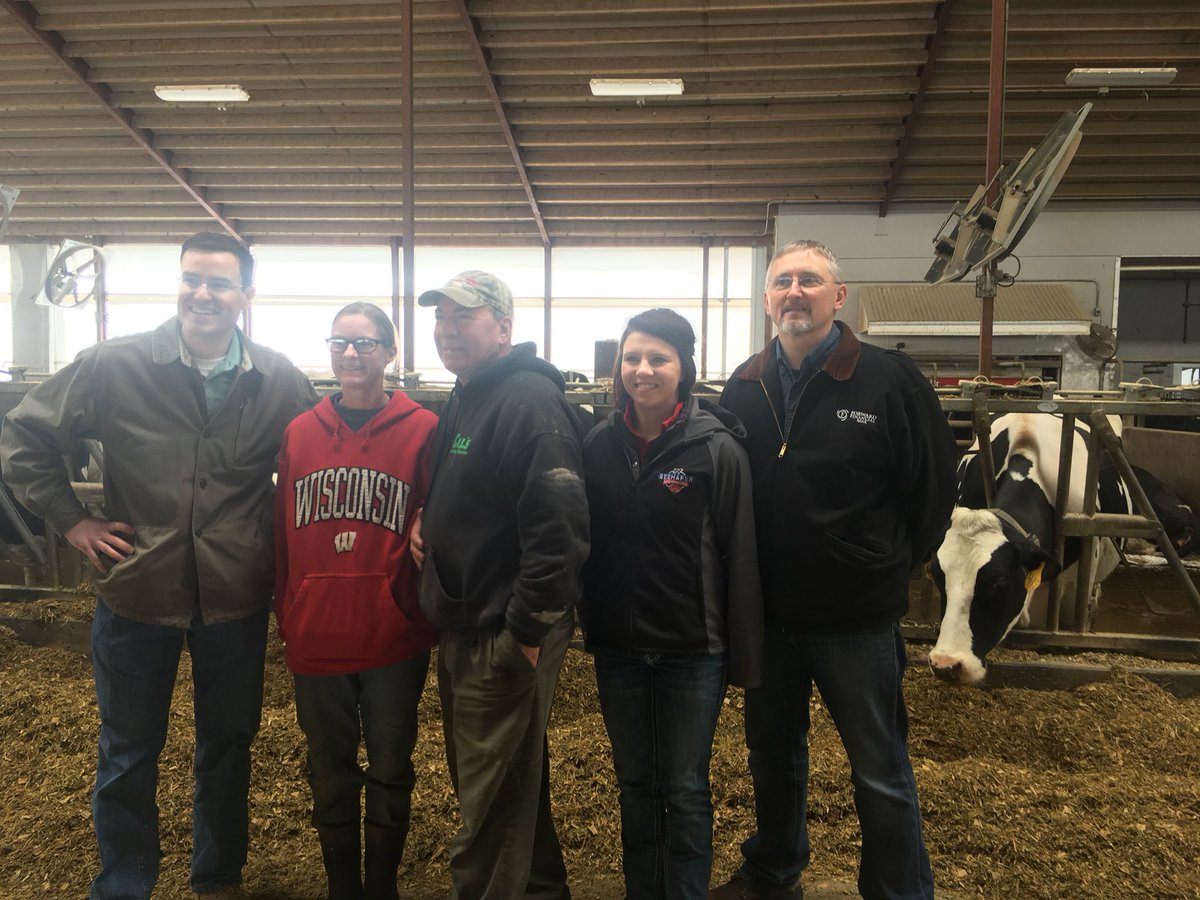 It was a good morning touring and educating about robotic milking!