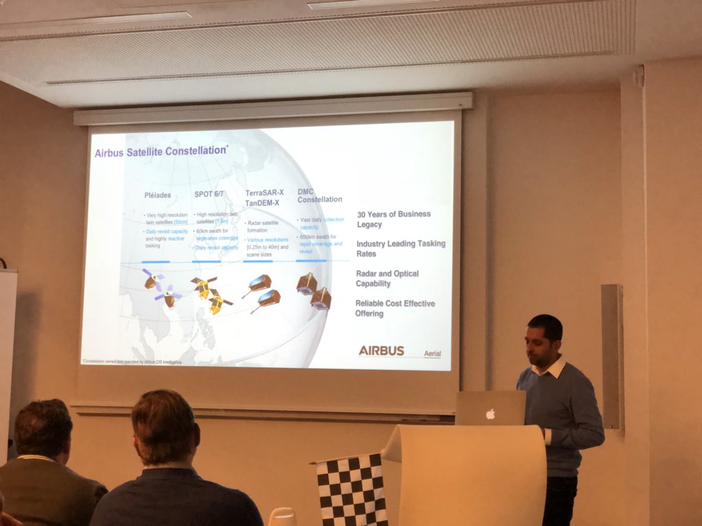 rggnkmp's tweet image. “Do you really need a drone operator or can we do this with a satellite” #dronemasters #luxusprobleme