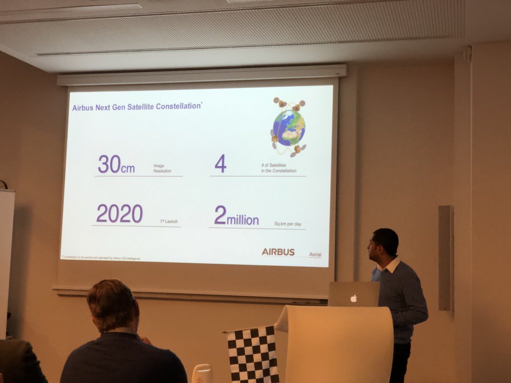 rggnkmp's tweet image. “Do you really need a drone operator or can we do this with a satellite” #dronemasters #luxusprobleme