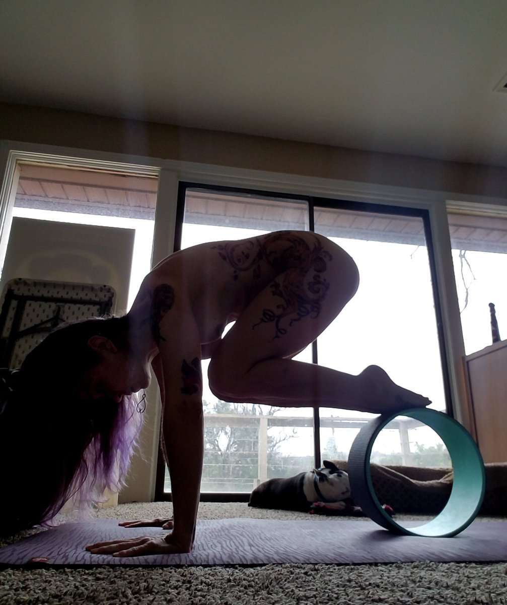 CharleeHooks's tweet photo. I need a little help with food and medicine. Can you spare $10? Maybe $5? Pics emailed for donations over $15. Pre-worn panties for $30+. Please. My PayPal is mekare1203@gmail.com. Thank you. https://t.co/jqAABQMvBJ