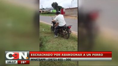C9NParaguay's tweet photo. #YoReportero Una pobladora filmó y escrachó a un hombre cuando éste pretendía abandonar a su perro al costado de una ruta.
Podes enviar tus denuncias al whatsapp 0972 655 000.
#C9N #TardeNoticias https://t.co/ygsNATlyEg