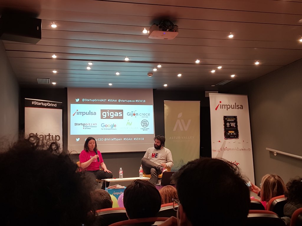 zapienstribe's tweet photo. @mariaencinar y @eloichu de @MrJeffSpain dándolo todo en @StartupGrindAST #sgast #osvemos https://t.co/WffY222TOe