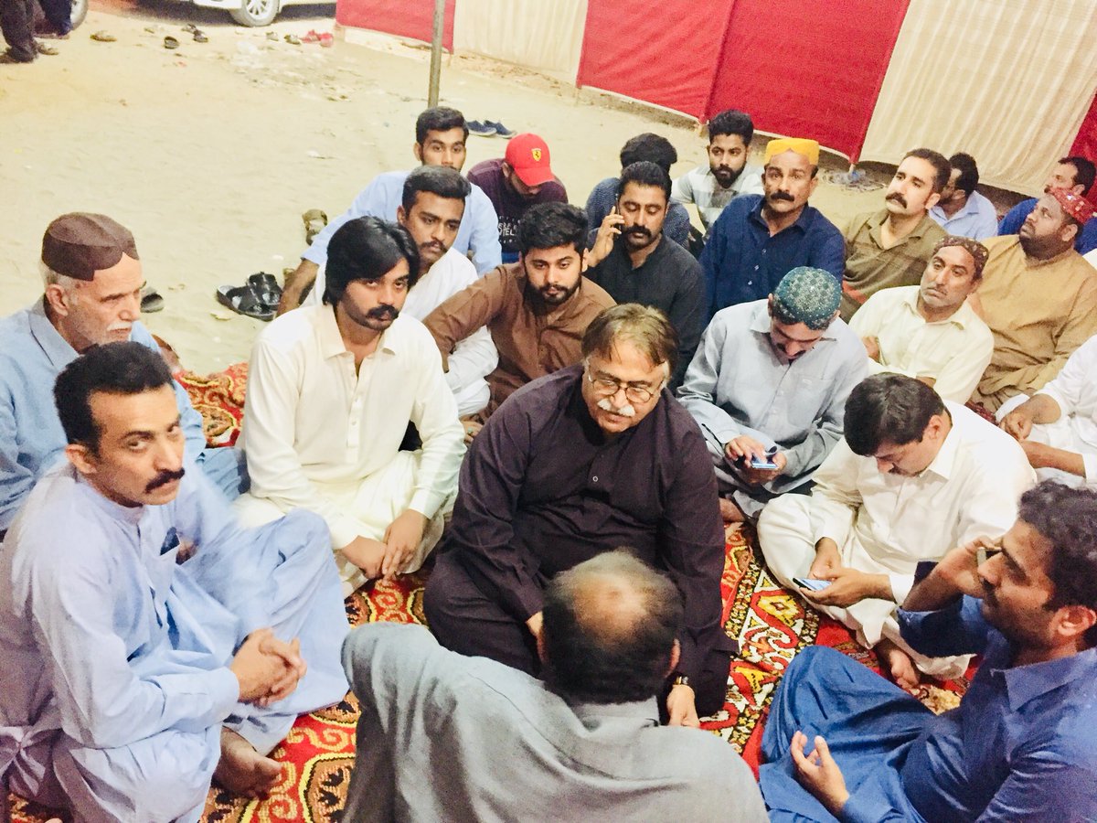 MBChandioPPP's tweet photo. آج حیدرآباد میں جام ساقی کی انتقال پر ان کے بچوں سے تعزیت کرتے ہوے۔
جام ساقی کے انتقال پر دکھ اور افسوس کا اظہار. 
جام ساقی کی جمھوریت کیلئےجدوجہد یاد رکھی جائے گی۔ 
جام ساقی کو آمریت کے خلاف آواز بلند کرنے پر خراج تحسین پیش کرتے ہیں۔ 
#RipJamSaqi https://t.co/ekoP2aEfqg
