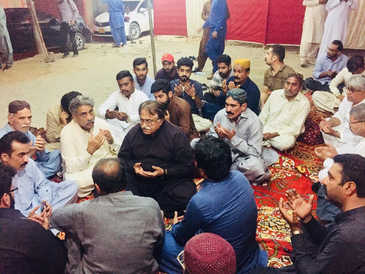 MBChandioPPP's tweet photo. آج حیدرآباد میں جام ساقی کی انتقال پر ان کے بچوں سے تعزیت کرتے ہوے۔
جام ساقی کے انتقال پر دکھ اور افسوس کا اظہار. 
جام ساقی کی جمھوریت کیلئےجدوجہد یاد رکھی جائے گی۔ 
جام ساقی کو آمریت کے خلاف آواز بلند کرنے پر خراج تحسین پیش کرتے ہیں۔ 
#RipJamSaqi https://t.co/ekoP2aEfqg