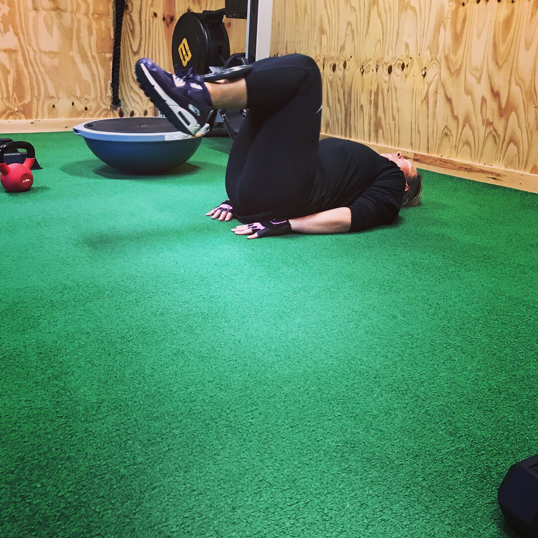 panachephf's tweet photo. Karen putting in the hard yards this evening, always pushing herself out of her comfort zone in order to make progress 👍🏻💪🏻👊🏻 #fitness #training #panache #personaltrainer #privatestudio #healthylifestyle #lifestylechange #squats #core #workout #elitebehaviour https://t.co/4mkMJHNxgP