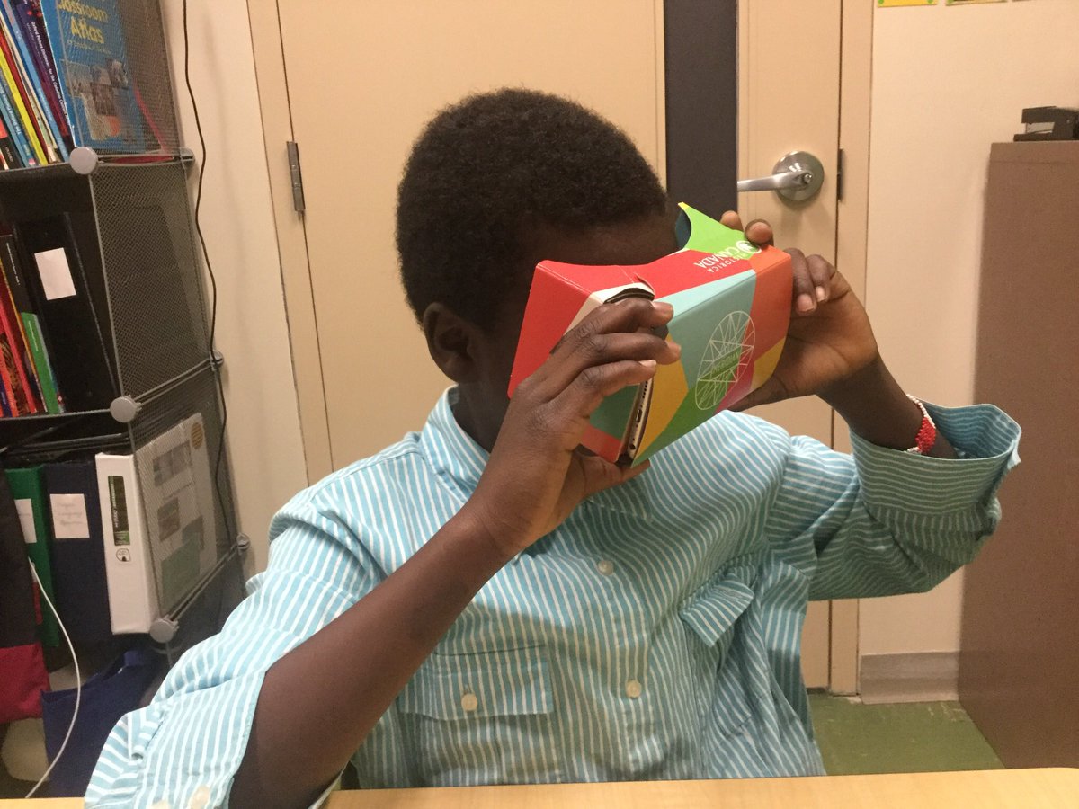 MrsTDugan's tweet image. ELD students exploring Canada using @CdnEncyclopedia VR viewers! Creating our own PWIMs! @ELLontario @MDBennieBulldog @mdbennie #techforlearning @gecdsbpro
