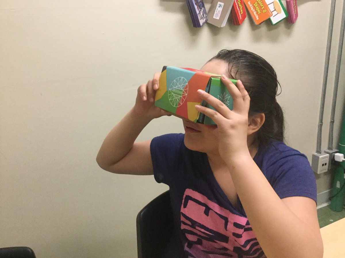 MrsTDugan's tweet image. ELD students exploring Canada using @CdnEncyclopedia VR viewers! Creating our own PWIMs! @ELLontario @MDBennieBulldog @mdbennie #techforlearning @gecdsbpro