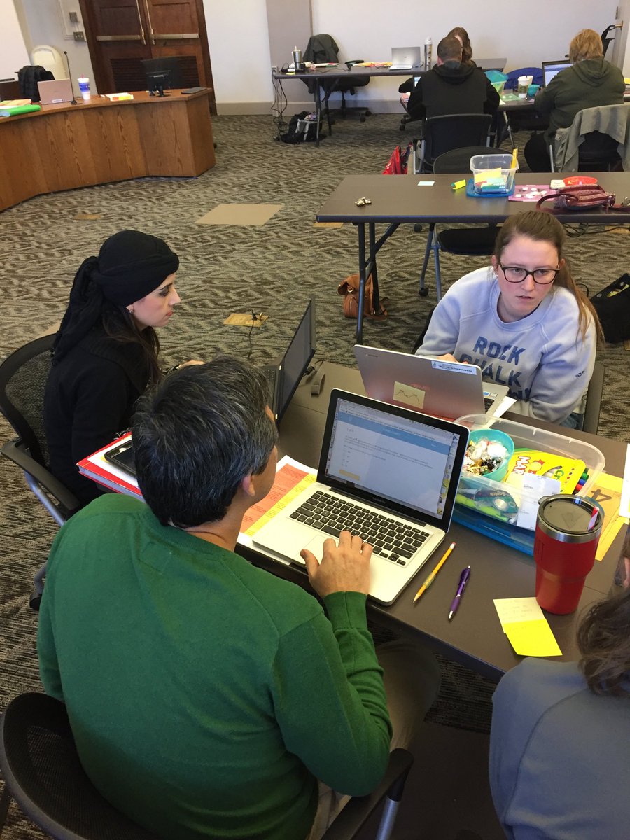 WadeRedeker's tweet image. New teachers are in training today and learning about uses for Socrative, a cloud-based student response system. #FormativeAssessment #InstantData #EmporiaProud #TechIntegration