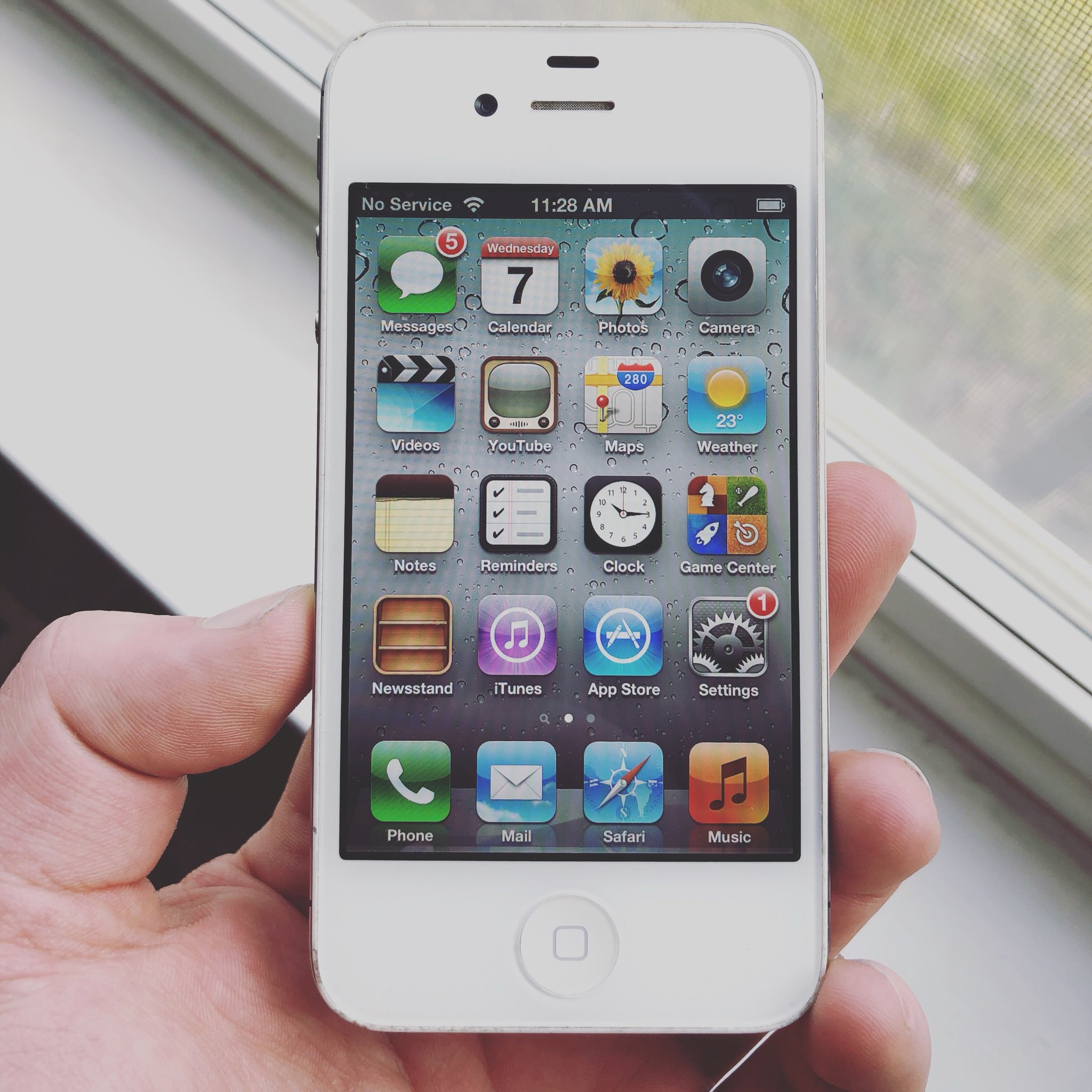 Josh on X My iPhone 4S on iOS 5 https t 0bM8Ialngs X