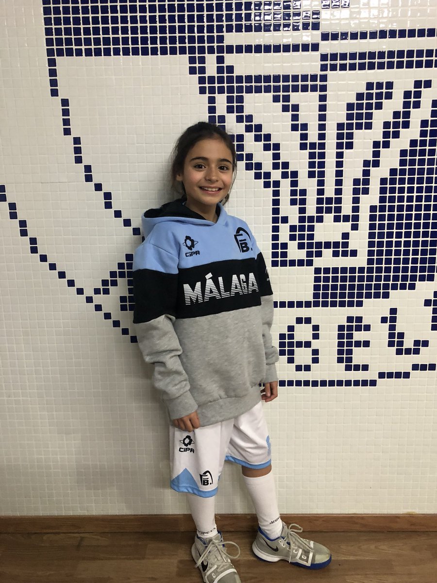 Yiyitodelrio's tweet photo. El trabajo da sus frutos, y nadie mejor que ella para representar al @CBMarbella1 en @FAB_Malaga. Enhorabuena Ari, ยกtoca disfrutar y seguir creciendo! #SuperAri https://t.co/asGwE0Ehf2