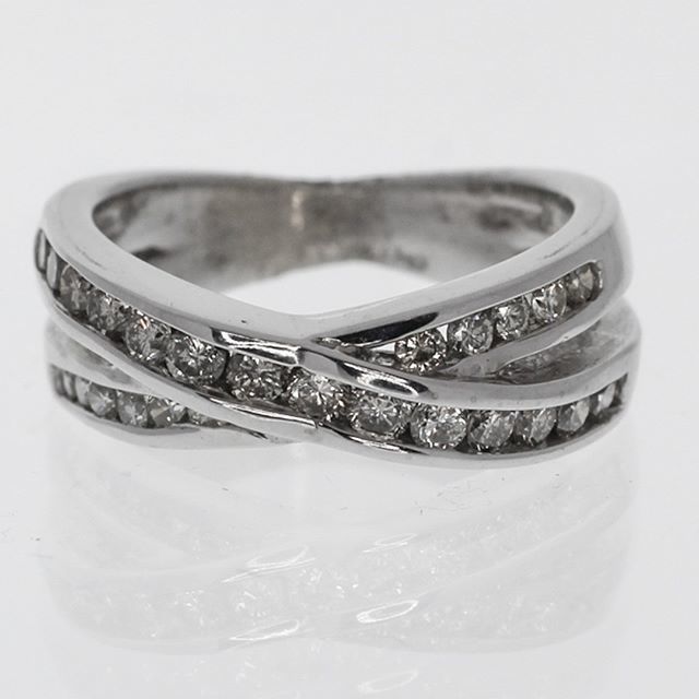 DWConsignment's tweet photo. Beautiful diamond crossover ring, great as anniversary gift!
https://t.co/iAtSyuziPD
.
.
.
.
#jewelry #consignmentjewelry #estatejewelry #austinjewelry #diamond #diamondring #anniversaryring #texasjewelry #consignment #luxury https://t.co/roCsi6XqKi https://t.co/hDYadHPKk7