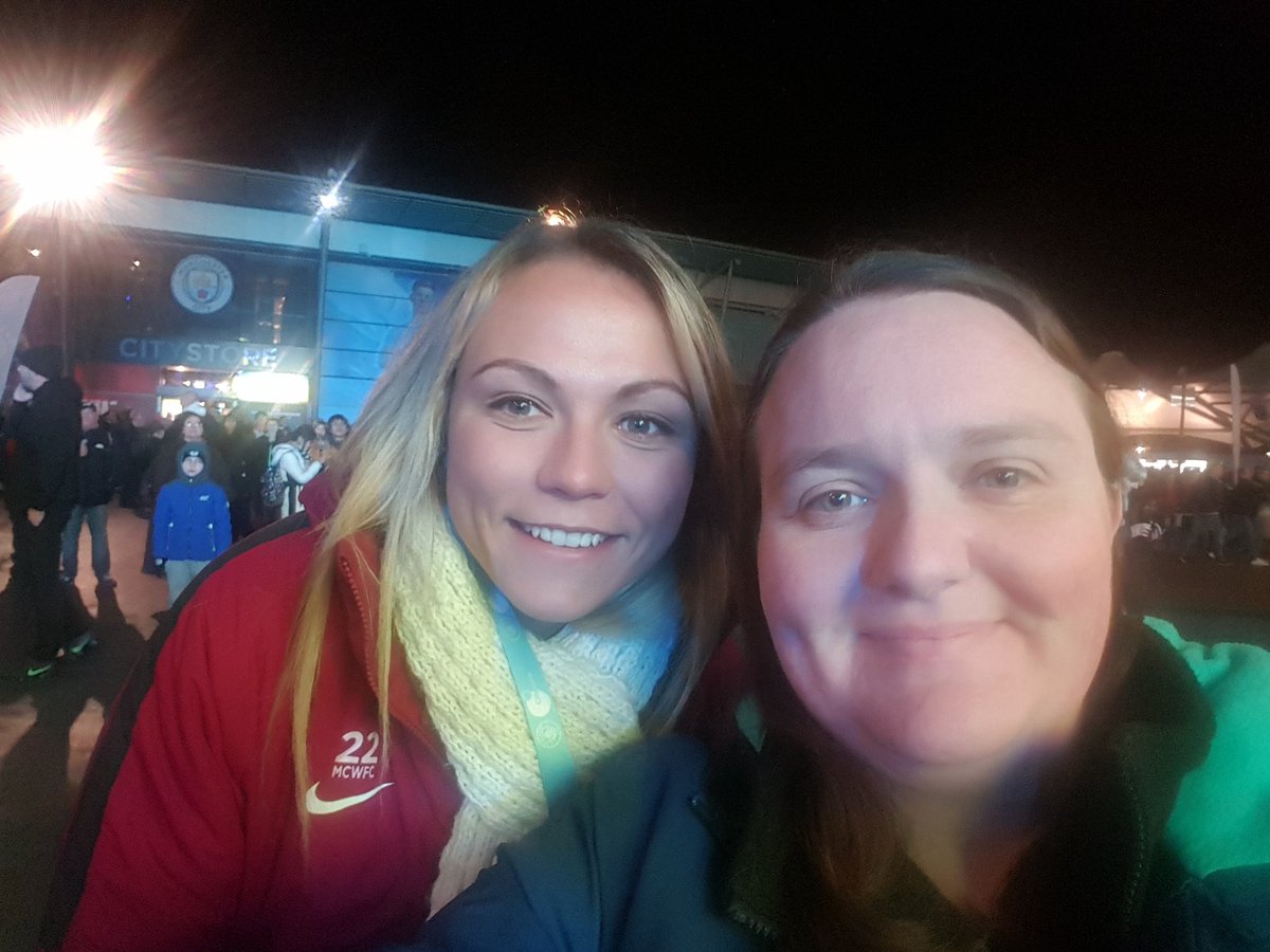 blueberry1894's tweet image. Great to see @megcam10 and @emslie22 in City Square tonight #SameCity #SamePassion 
Thanks for the pics 😃