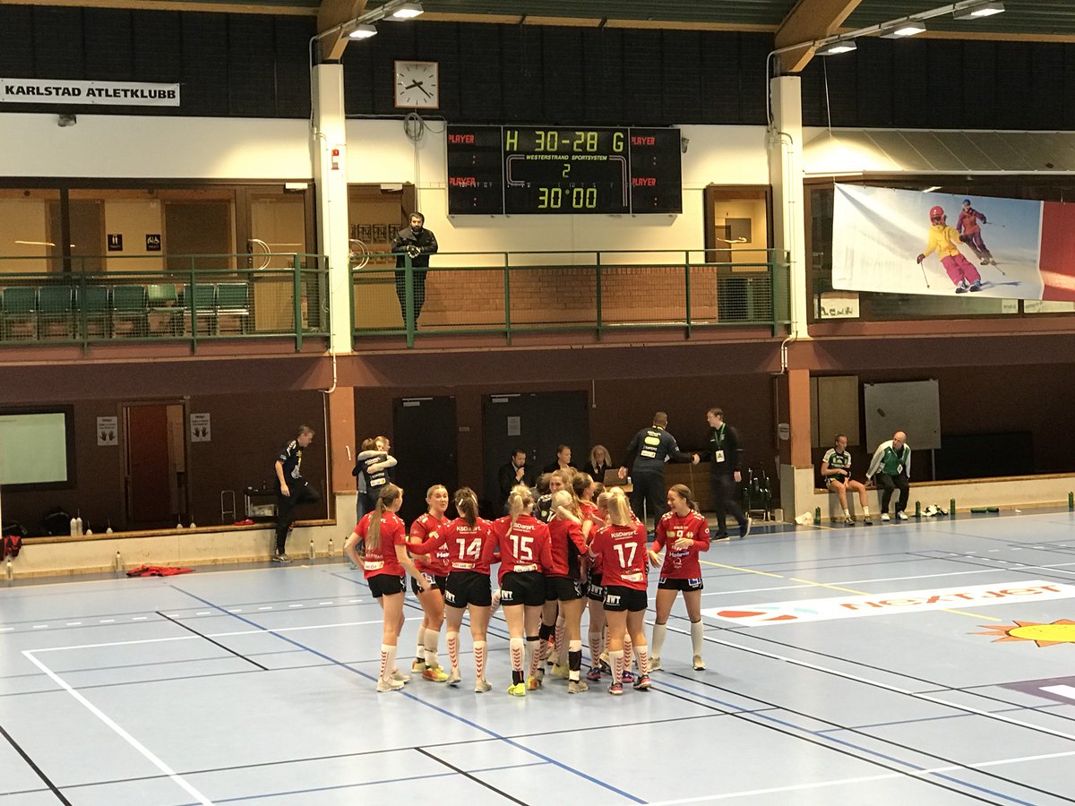 MattiasNord's tweet photo. Härligt spännande och intensiv match på Sundsta. Lätt årets bästa match jag sett. Grattis till fin seger @IFHellton #hellton #handboll #viälskarhandboll https://t.co/xcojzgREWD
