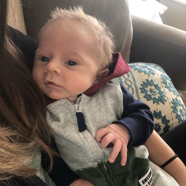 HelloHomesGroup's tweet photo. Momma’s boy 💙 #holdenroberthobbs https://t.co/BDxwDaTPYS