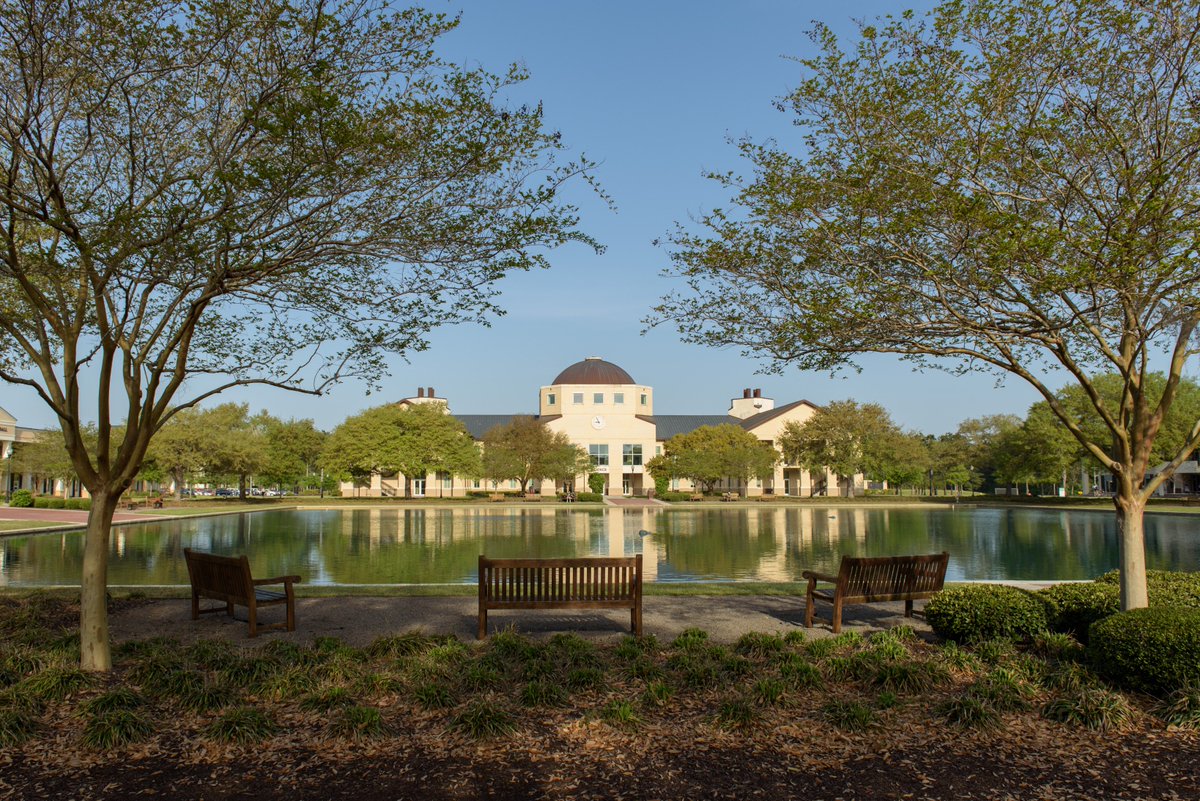 CSUNIV's tweet photo. Charleston has held a number 1 spot as @TravelLeisure's Best City in the U.S. for 5 consecutive years! There's just something about this place. And there's just something about our campus! Explore it for yourself at First Look on 3/17.
β‘οΈ https://t.co/KjYac18NKU
#csufirstlook https://t.co/r5Kda9S65M
