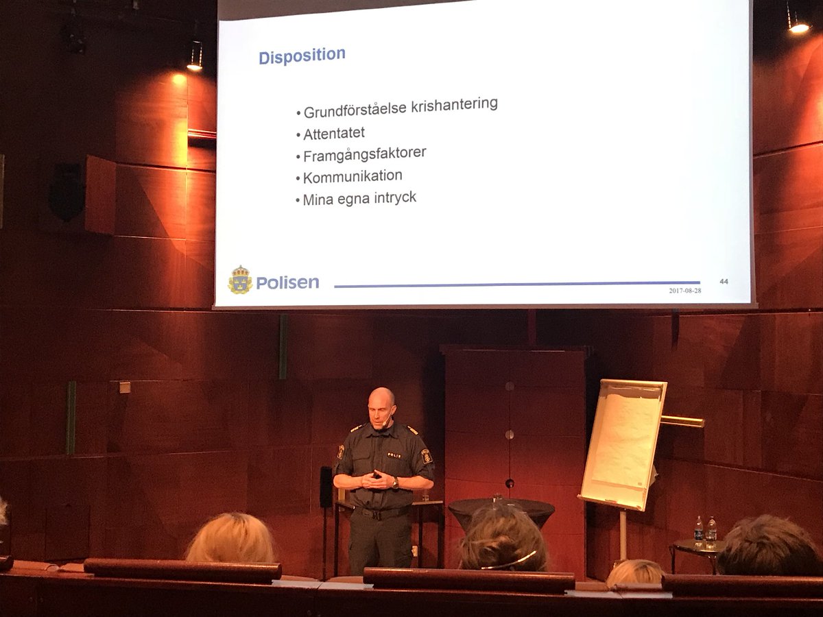 lilianpag's tweet photo. ’Vi gör det vi säger och säger det vi gör” #stefanhector om kommunikationsinsatserna vid terrorattacken #offkomm @tidningenresume https://t.co/EMDxowToyY