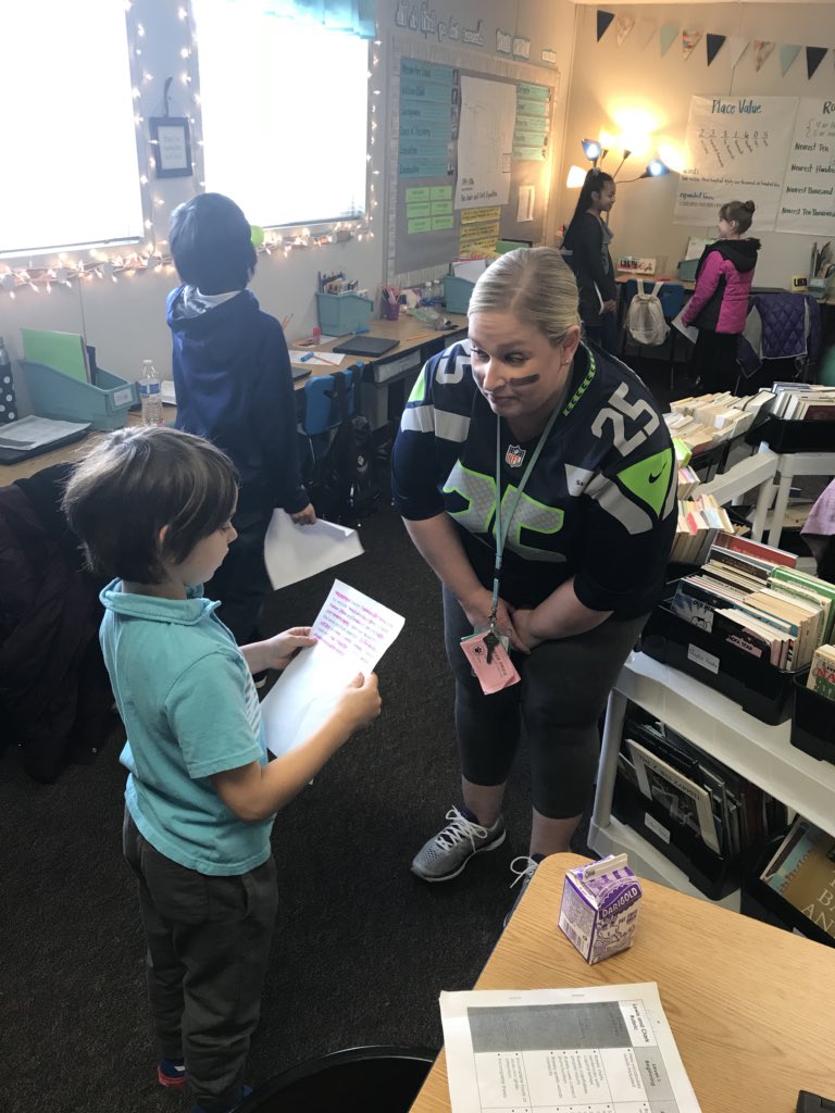 fanslerka's tweet photo. Fourth grade historians are preparing for their website launch party at #pioneer, finalizing revisions and practicing speeches! #bigmake #worthywork #realaudience @sambennett2 https://t.co/8xhYN4a3AF