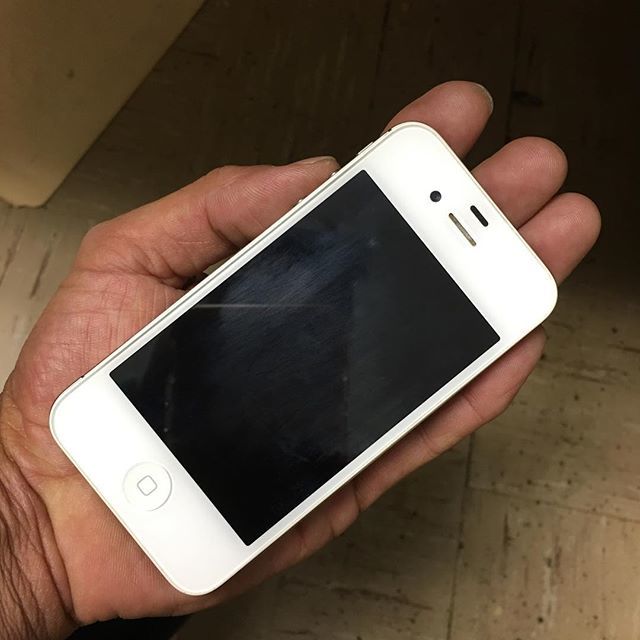 haradas004's tweet image. Our office phone...
#wbw #functionoverform #iphoneobsolete #stillworking