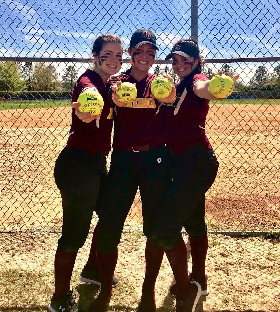 VernSoftball's tweet photo. Dingers https://t.co/xw0U5J5kGD