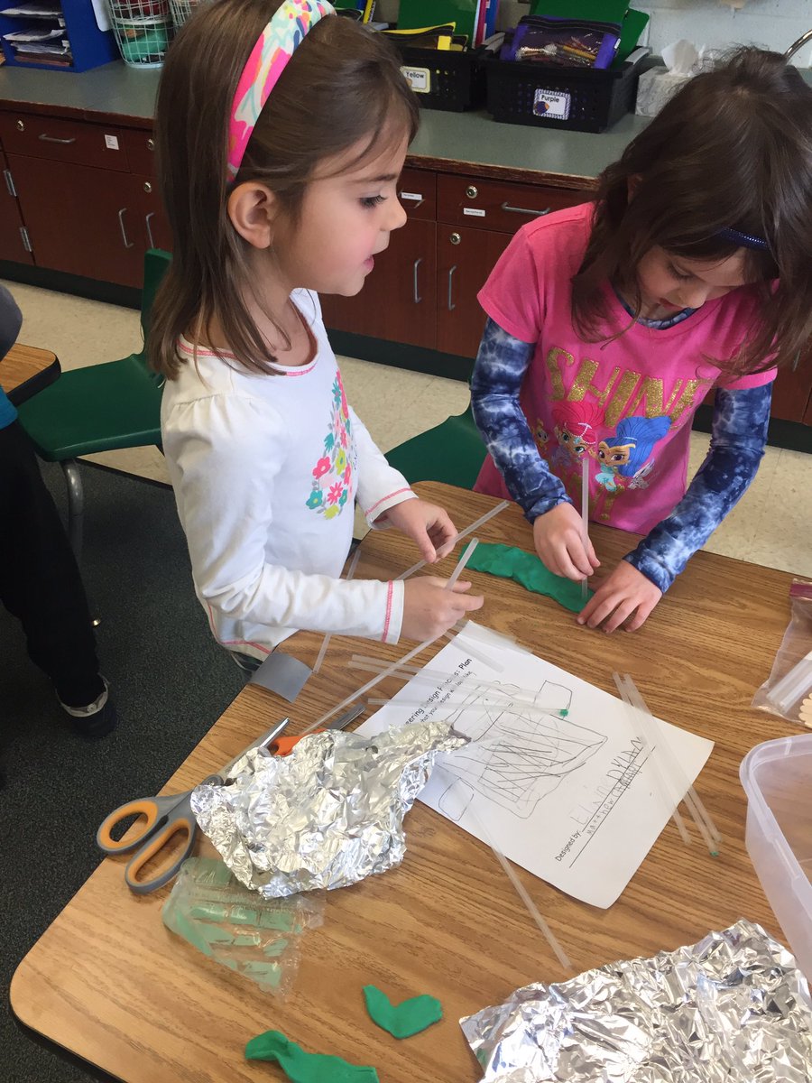 KnightsSTEAM's tweet photo. Another day in kindergarten designing dams! Come to STEAM Night on April 3rd to see our creations! @MsKingsKinder @NTMPrincipal @NTMKnightsAPS @APS_STEM @APSscience #NTMiLab #NTMSteam https://t.co/slEyYl2Tcb