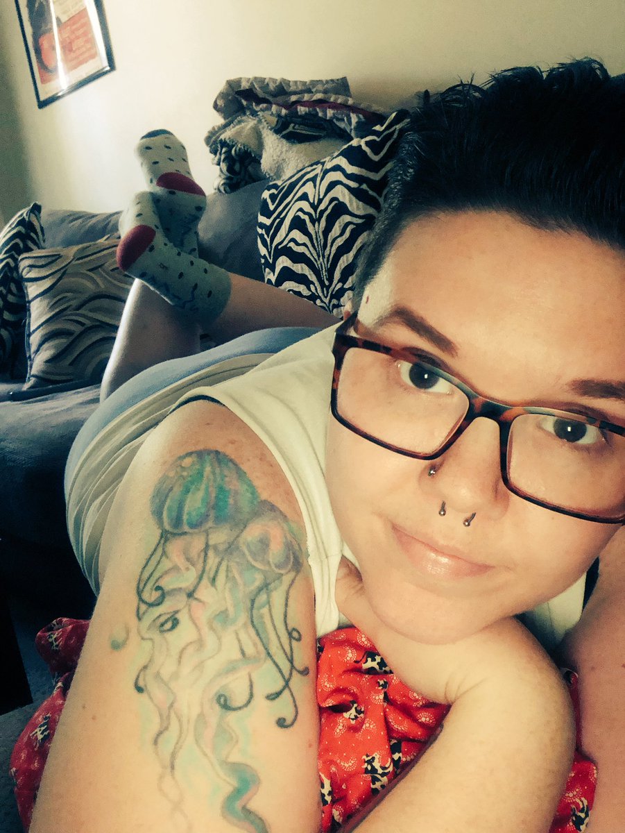 flanneldouchery's tweet image. Here have some selfies. I’m trying to feel myself and love the person I am. No shame in this filter game ✌️#binderpride #mygoodpeople #filterlife