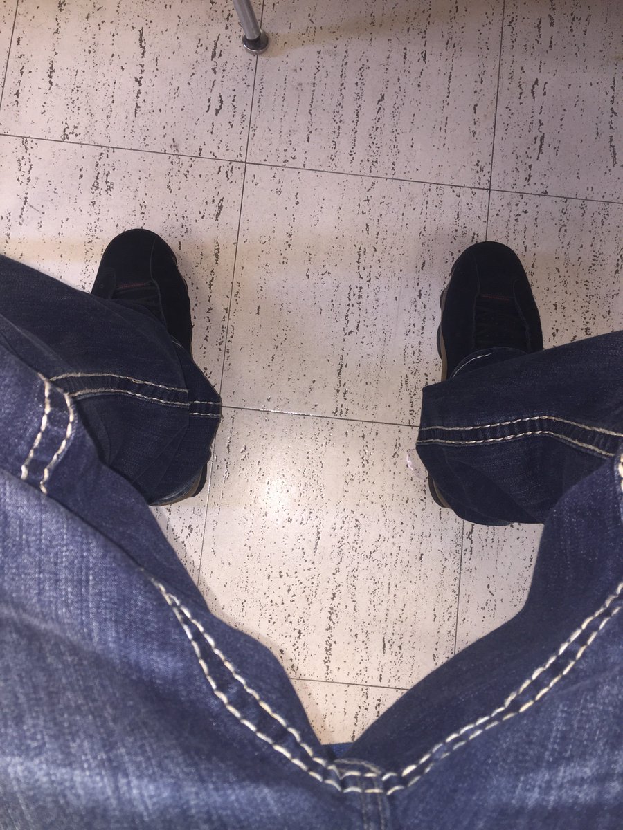 NorthsideVontae's tweet photo. Rocks &amp; J’s https://t.co/wNYYVJXzZY