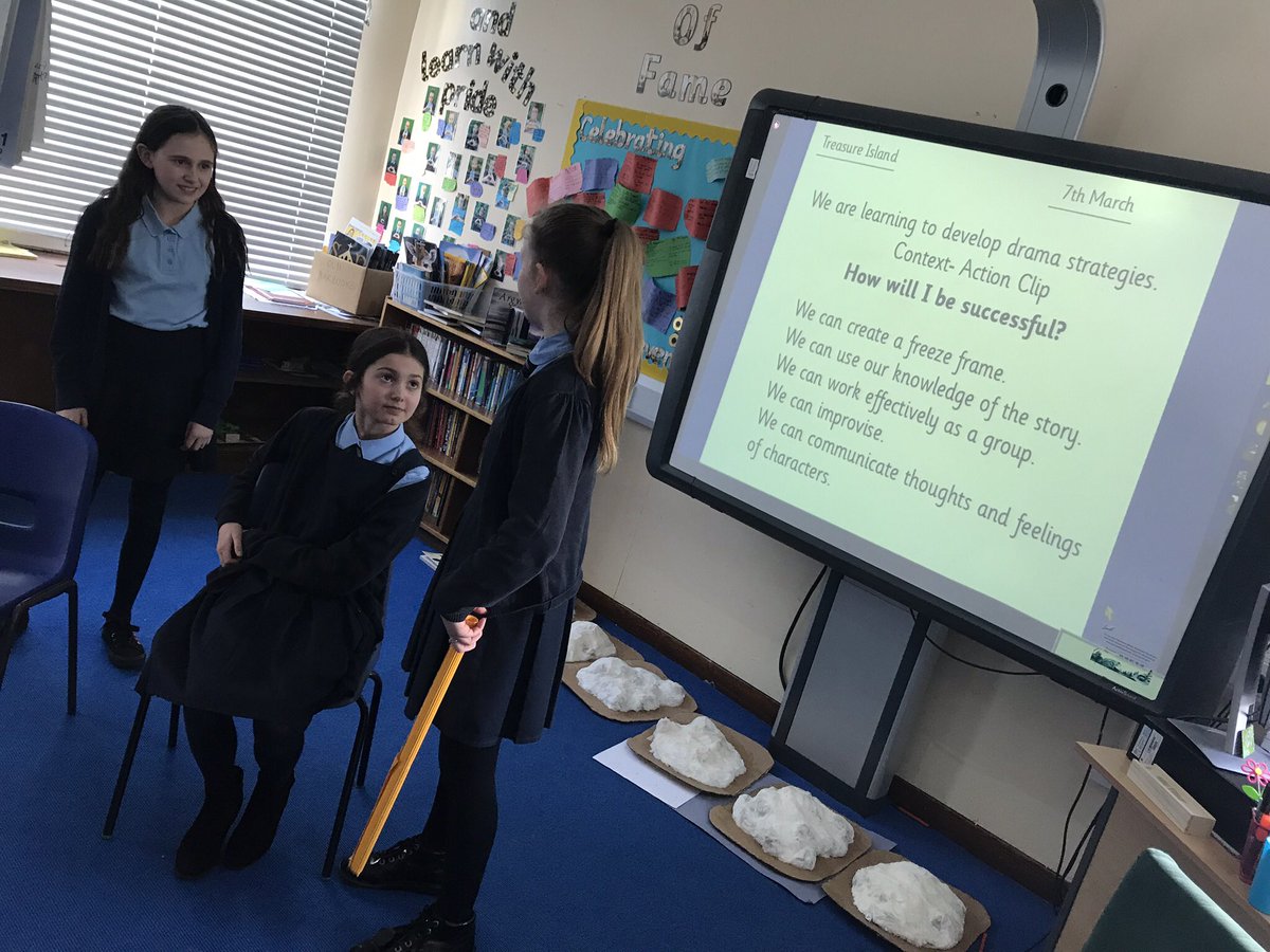 MissOliverStNin's tweet photo. We tapped the shoulders of the characters to ask them questions about their thoughts and feelings in the scene. Then when Miss Oliver shouted ‘Action’ we had to improvise the rest of the scene! #treasureisland #freezeframes #actionclips #IDL https://t.co/8jBncTu1Mw