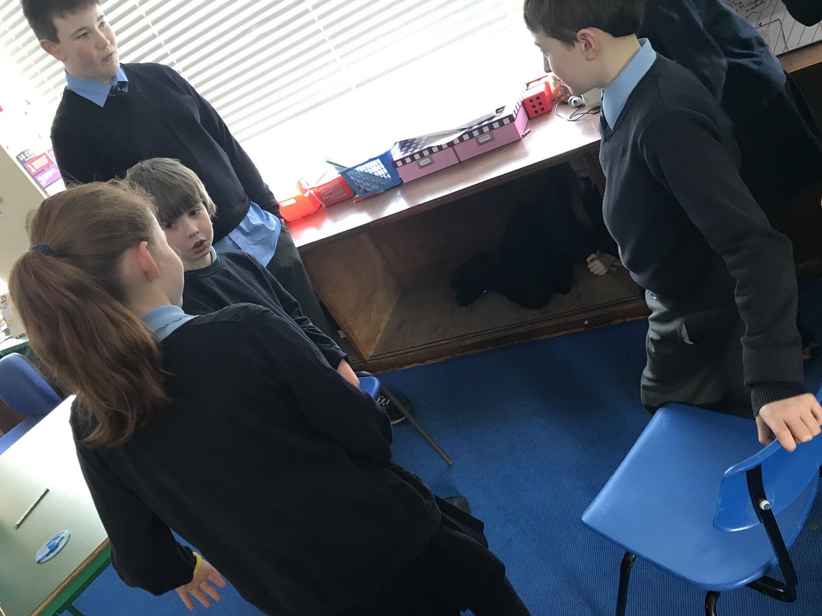 MissOliverStNin's tweet photo. We tapped the shoulders of the characters to ask them questions about their thoughts and feelings in the scene. Then when Miss Oliver shouted ‘Action’ we had to improvise the rest of the scene! #treasureisland #freezeframes #actionclips #IDL https://t.co/8jBncTu1Mw