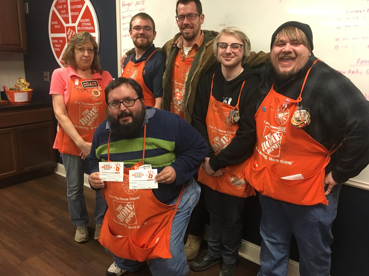 Caught Orange Handed! Great job Mike Calderone from 4168. In Focus awarded Wendy McClintock a safety bravo for her engagement with the safety selfie program. <a href="/WendyMcclintock/">Wendy Hulsizer</a>