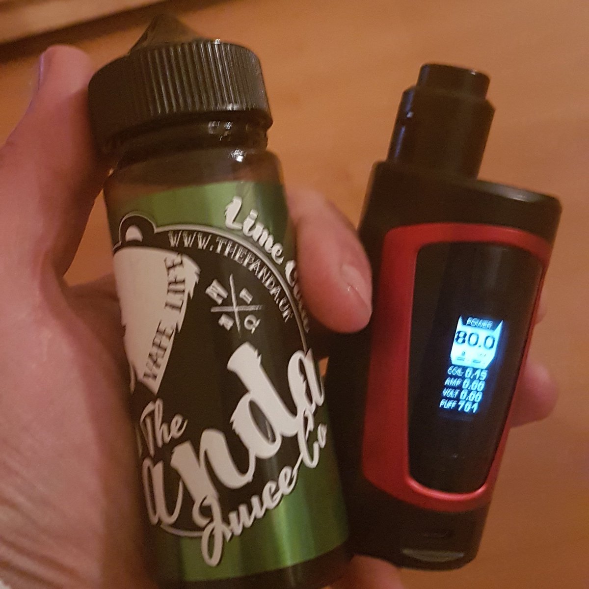 Sanders_SG's tweet photo. New #Vape Box #geekvape #geekvapegbbox #squonker #thepandajuiceco #limecola #vaper #vapers #vapercommunity #vapersfriends #deamonkiller #alienwire #clapton https://t.co/Lh7s2f5Ct4