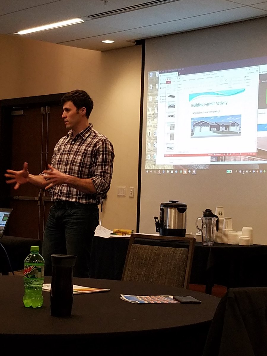 CF_CAPS's tweet photo. Danny laudick giving the history and mission of @millracecv to #CVLI
@HowFactory https://t.co/HbI2NGJE7c