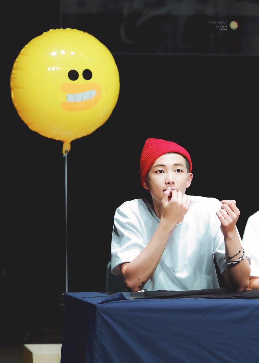 btsxpics's tweet photo. https://t.co/KeCrnlOU8n