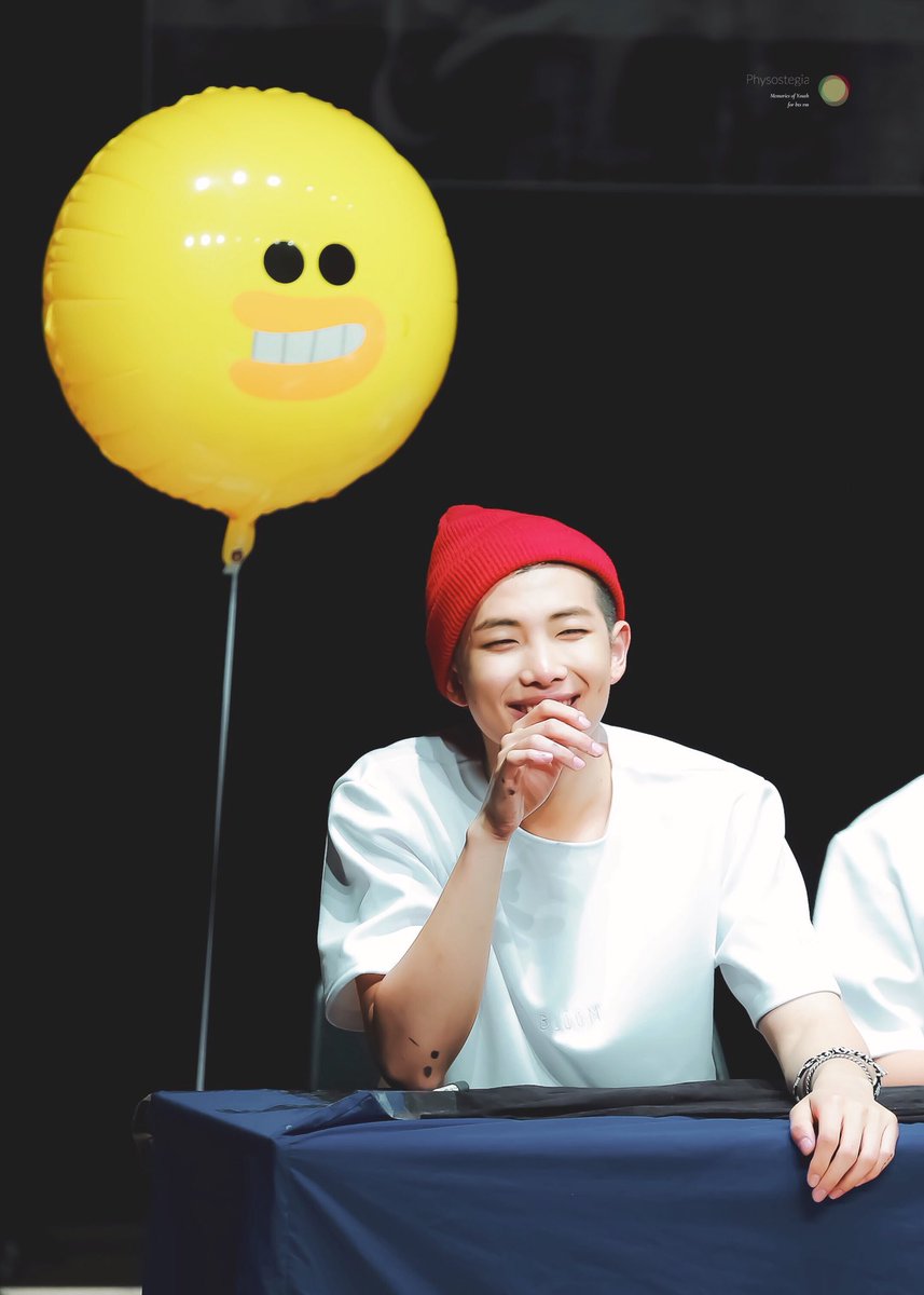 btsxpics's tweet photo. https://t.co/KeCrnlOU8n