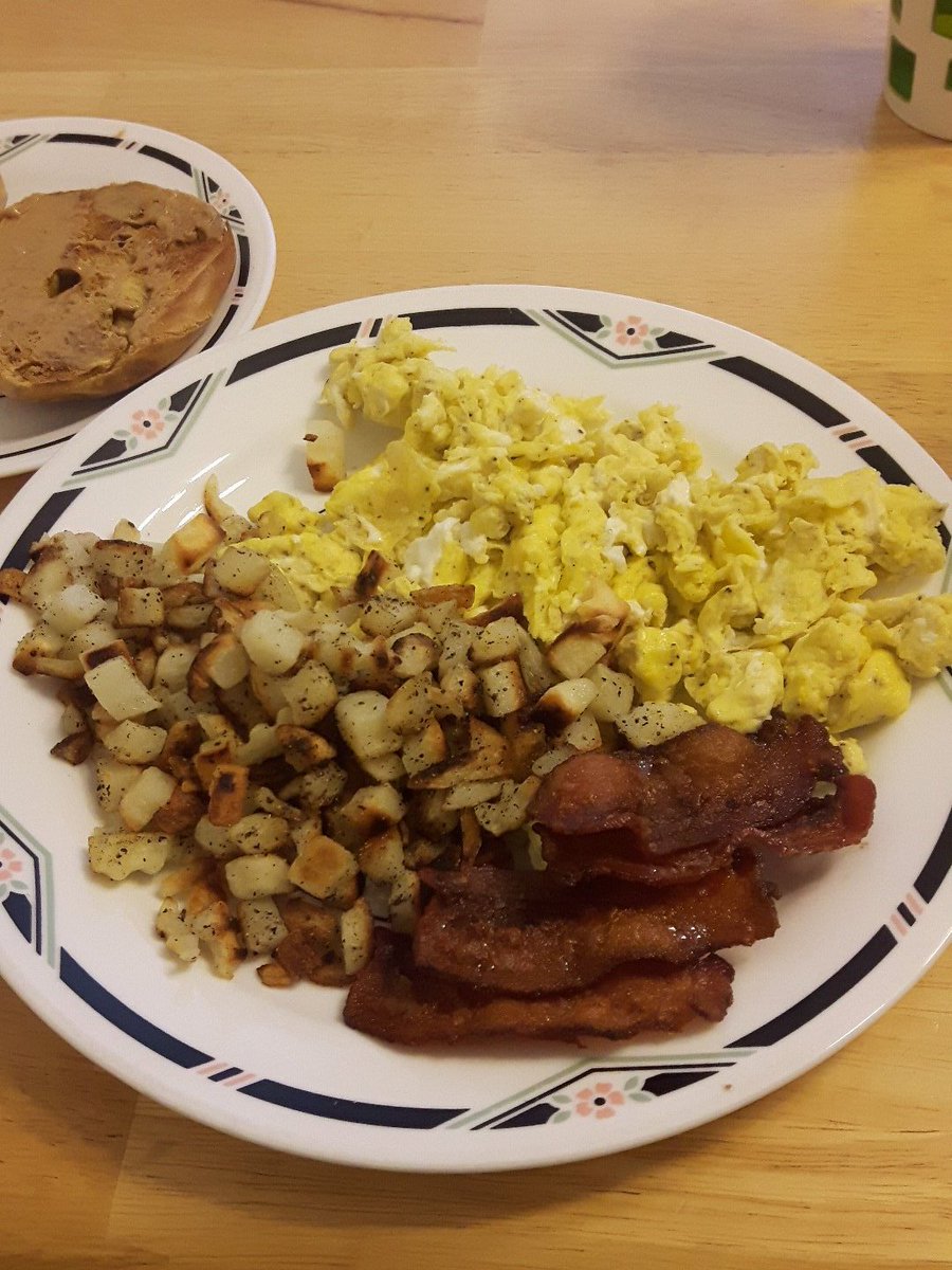 dazormusic's tweet photo. 4pm breakfast in celebration of #NationalCerealDay #wheresthecereal #fail #dazor #halifax #earlknight https://t.co/ZWxpbppoIA