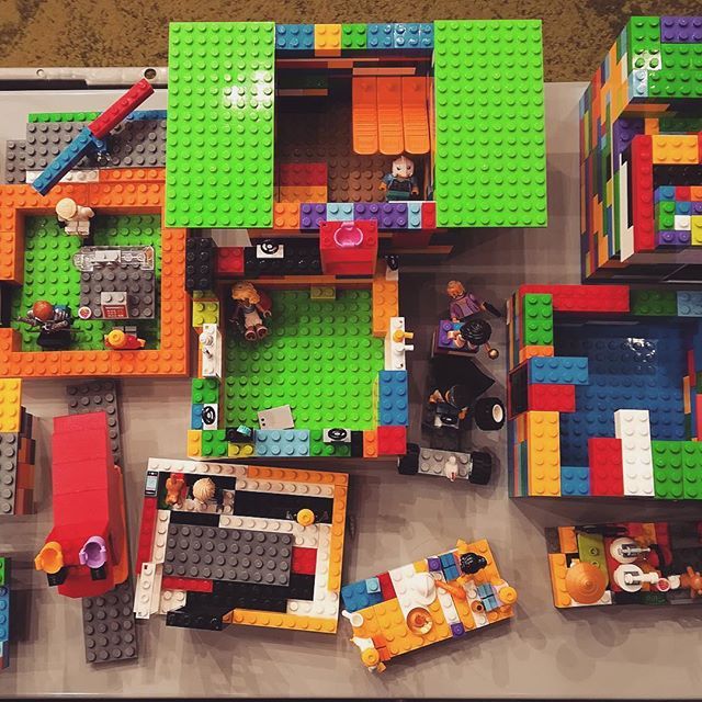 BramptonLibrary's tweet photo. Imagination comes alive (and takes lego form) at the library. 
If you've got a #lego lover in your life, our catalogue is the place to go. Find lego books, place a hold using your card, and have the books delivered to your local branch for pickup! SO eas… https://t.co/7HZP0pZgfT https://t.co/9qrdoVg2GJ