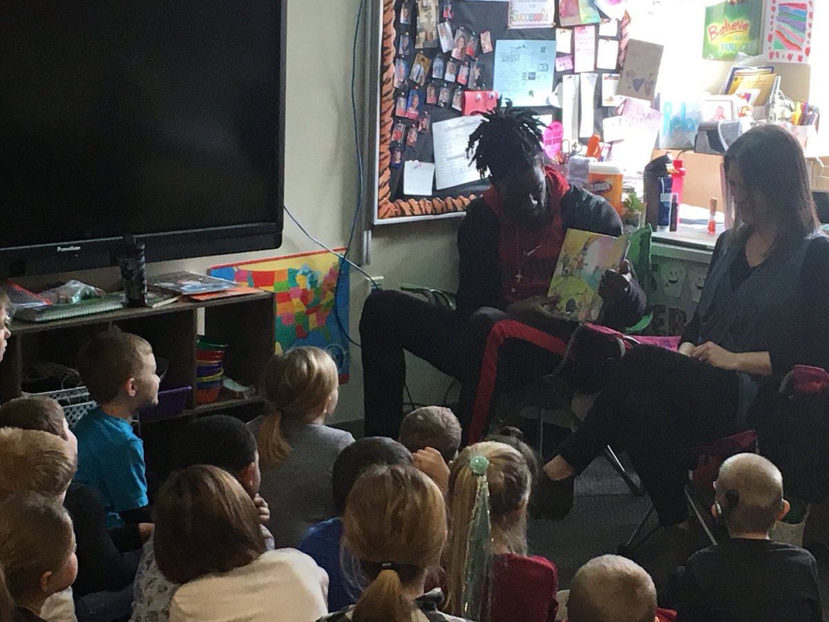 SFSkyforce's tweet photo. Players and coaches took over Liberty Elementary in Harrisburg this afternoon to read to students! 📚 #NBACares https://t.co/2sjtdp8FQI