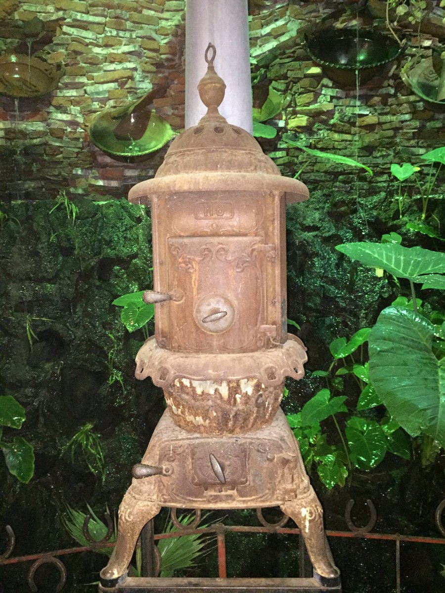 chimneysweepLA's tweet photo. Quality lasts! We specialize in keeping #classicstove pipes from breaking or cracking during cleaning... It's an art to itself 😏 
Regular maintenance by certified experts keeps vintage stoves perfectly safe &amp; functional https://t.co/DYqjtrL28F
#VintageStove #WinterInLA #Classics https://t.co/N0w2AGkp2P