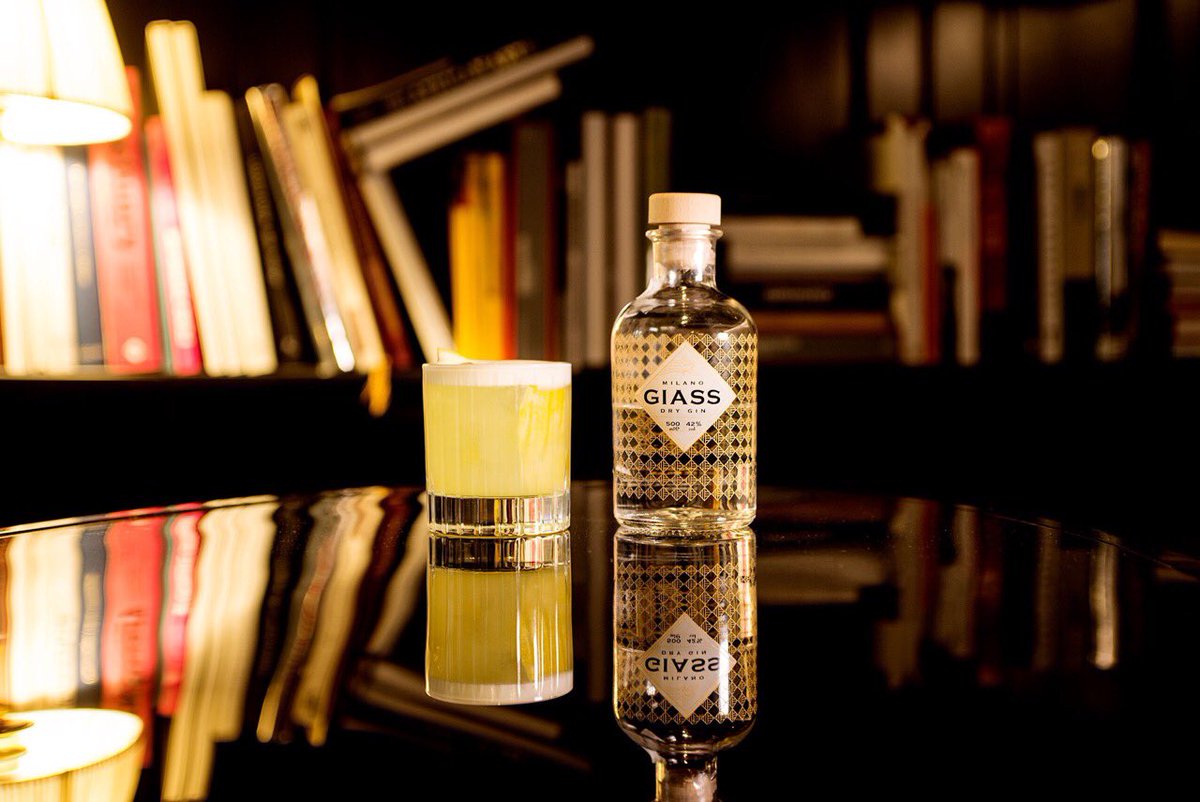 DarioBragaglia's tweet photo. #Torino #Giass il Milano dry #gin torna al Bar Cavour con una selezione di #cocktail inediti realizzati dall’head barman Marco Ciminnisi per festeggiare la ricorrenza dell’8 marzo. Tre le proposte: GIASS &amp; Tonic, Milano Sour e La dama bianca. Info e prenotazioni: tel.011 19211270 https://t.co/WRZ42wC6Un