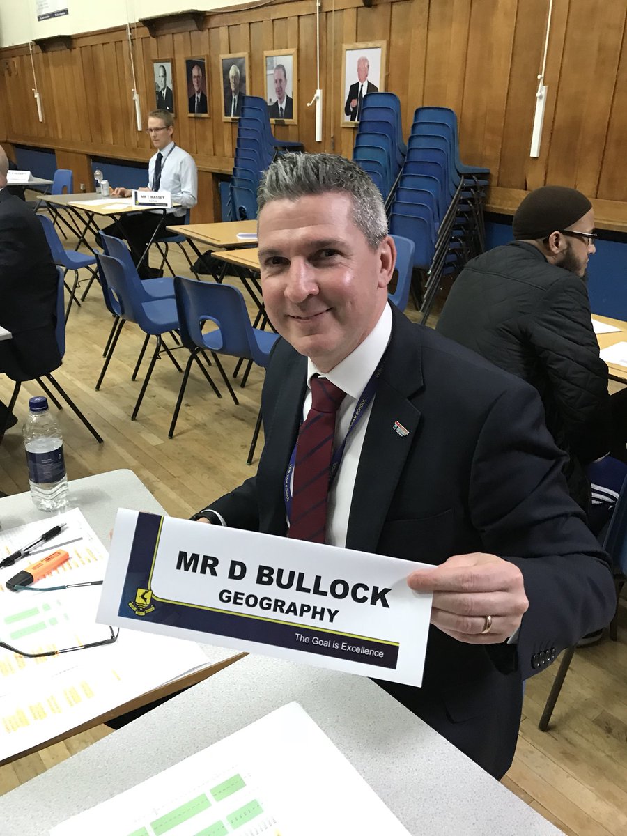 GryphonGeogHOD's tweet photo. The best teacher and his HOD
from each class has his name on it.
They have the option to come back here and be #TOPGEOG teacher. @DavidBullockEdu @Verulam_PE https://t.co/QXwYEuG8cU