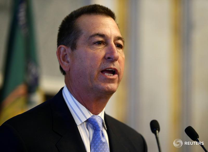 ReutersLegal's tweet photo. Top U.S. bank regulator told to recuse himself from #CITGroup matters https://t.co/1uVVSyfJnA https://t.co/fYKEFyKMHi
