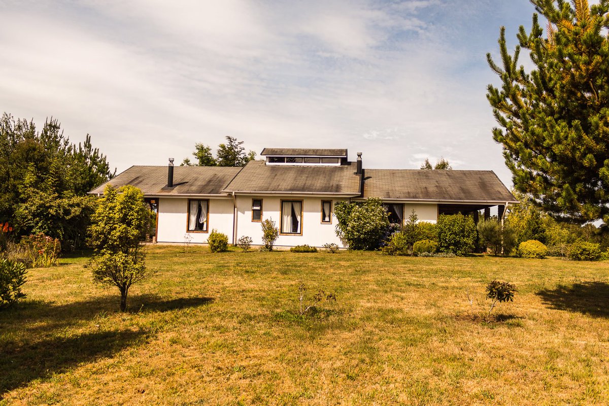 ValdiviaProp's tweet photo. Espectacular #parcela en #venta en la comuna de #PuertoMontt, entre #Alerce y #PuertoVaras. 7.230 mts de terreno y casa de 148 mts. Ideal! 
#propiedades #bienesraices #inmuebles #corretaje #realty #realestate #realtor #forsale
#RT @DateandoRT @chile_ventas https://t.co/7vhlItUwha