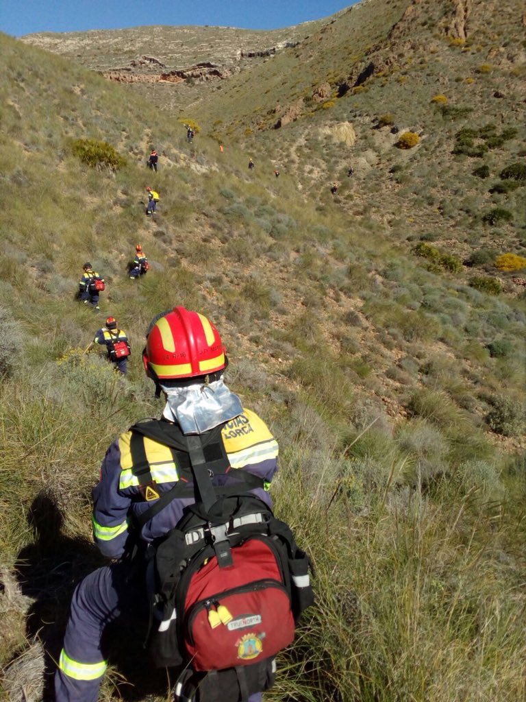 112Lorca's tweet photo. Mañana volvemos.
Servicio de Emergencias Municipal de #Lorca y voluntarios de Protección Civil se dirigirá a primera hora de la mañana a #Níjar (#Almería) a colaborar en la búsqueda de #GabrielCruz https://t.co/DoFeJGpAMx