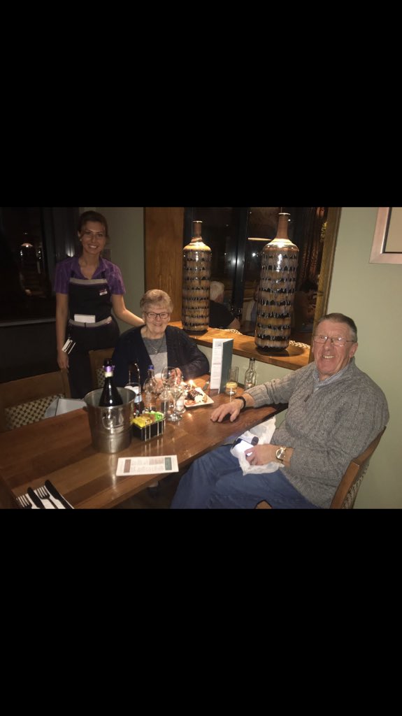 #piwow #birthdaycelebration #AirXperts #teamt5 <a href="/gary_villiers/">Gary De Villiers</a> @premierinn_t5 <a href="/SeanDrury10/">Sean Drury</a> <a href="/LauraEvans81/">Laura EvansWrobleski</a> @airportsmiles