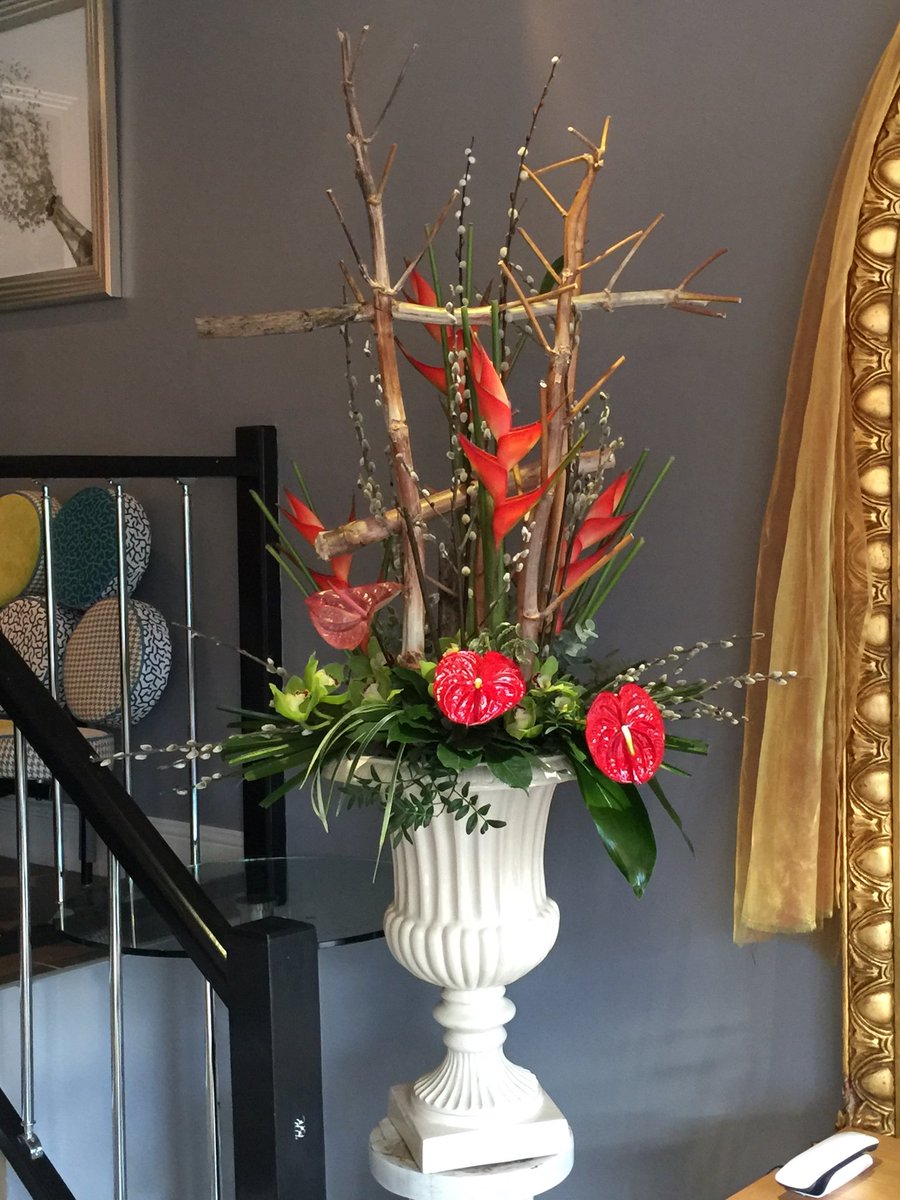 <a href="/UmamiHarborne/">Umami Indian Kitchen</a> flowers by Rob delivered and set up today by <a href="/flowercentre/">Flower Centre</a>