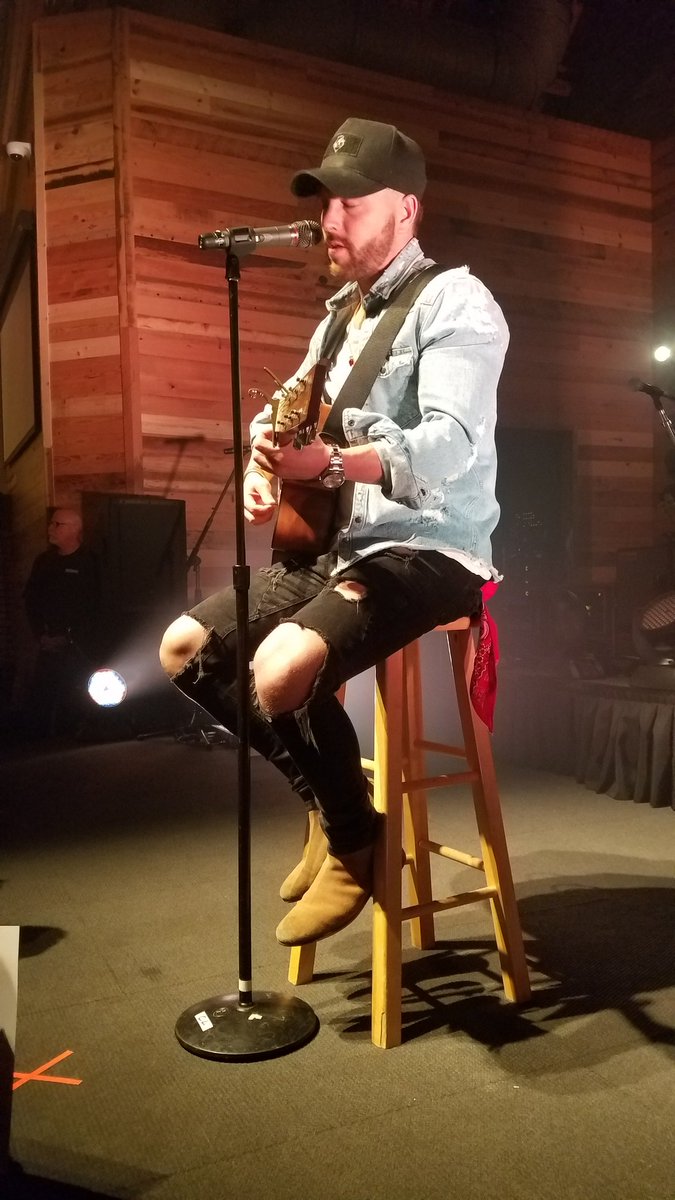 nlarson87's tweet photo. @iamchrislane was amazing last night! Perfect way to start the birthday festivities with a great friend!! https://t.co/HTCgqLendV