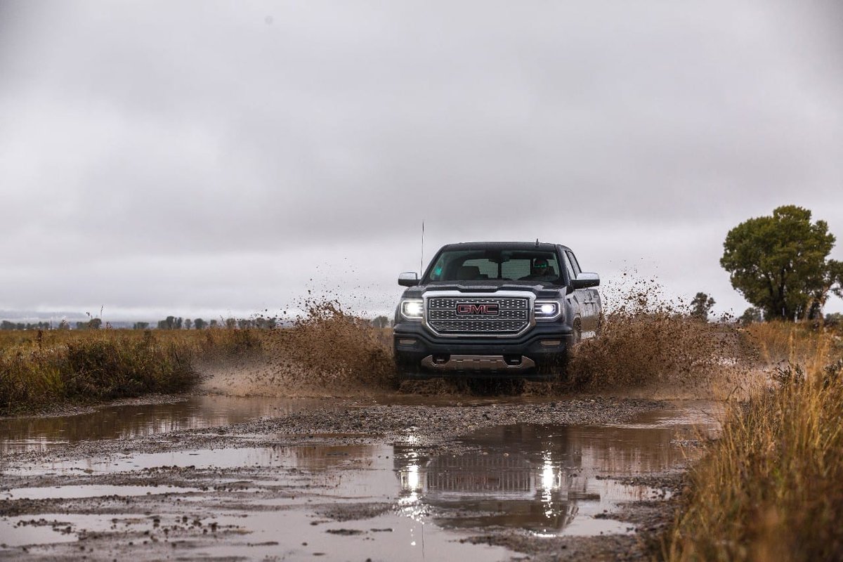 GoParkway's tweet photo. Make a splash in the 2018 GMC Sierra Denali! https://t.co/ZdasOZeK2f