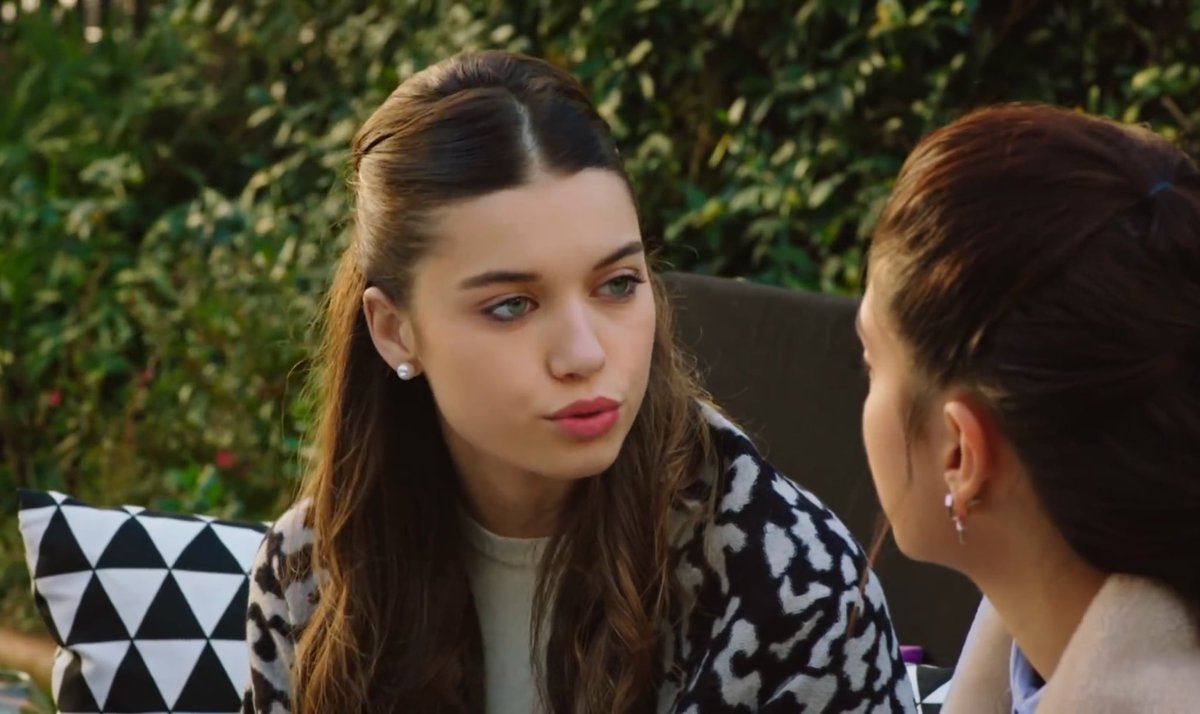 CansuKaleli_'s tweet photo. Ece Çamkiran ♡. 
#afrasaraçoğlu #SraFazilet #FaziletHanımveKızları https://t.co/iHdyGwpazy