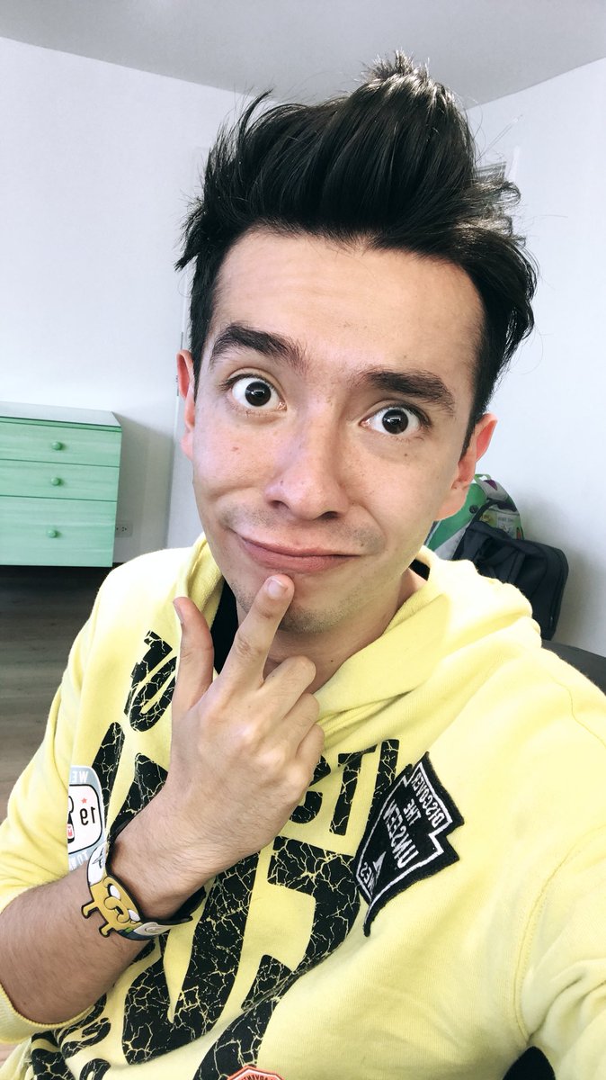 "Me acabo de cortar el …" - @AmiRodrigueZZ, Ami Rodriguez ... - 674 x 1200 jpeg 134kB