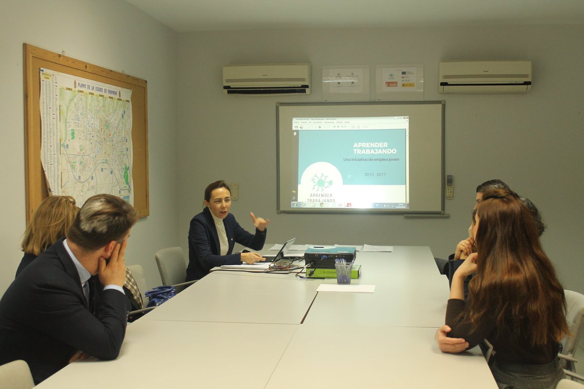 gitanos_org_GR's tweet photo. Jornada con responsables de Hoteles Abades, NH Victoria y Center, con#aprendertrabajando, @FundlaCaixa,@empleogob, @FondosEuropeos. https://t.co/6xVjuIzRpu