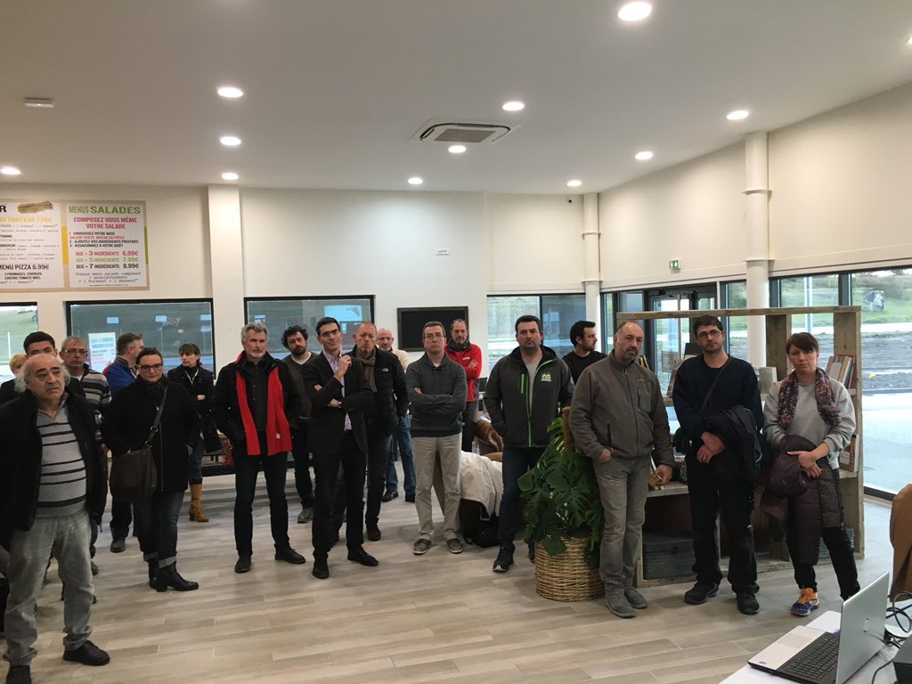 CC2V91's tweet image. Ce soir l’équipe Dev Eco #CC2V91 avec son Président Pascal Simonnot et son VP Dev Eco #PhilBerthon recevaient tous les chefs d’entreprise de la ZAC du Chenêt. Un bel échange pour une zone en plein développement avec à terme près de 500 emplois